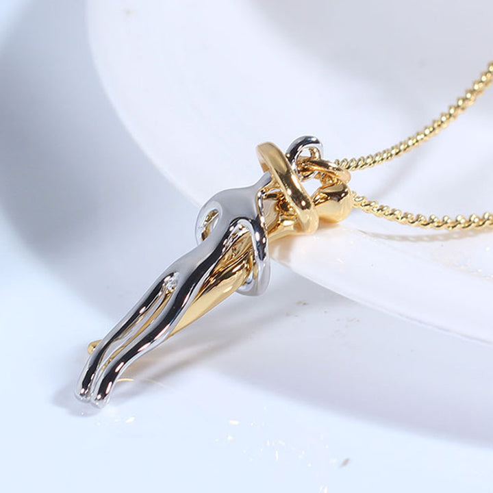 Silver hugging couple pendant necklace